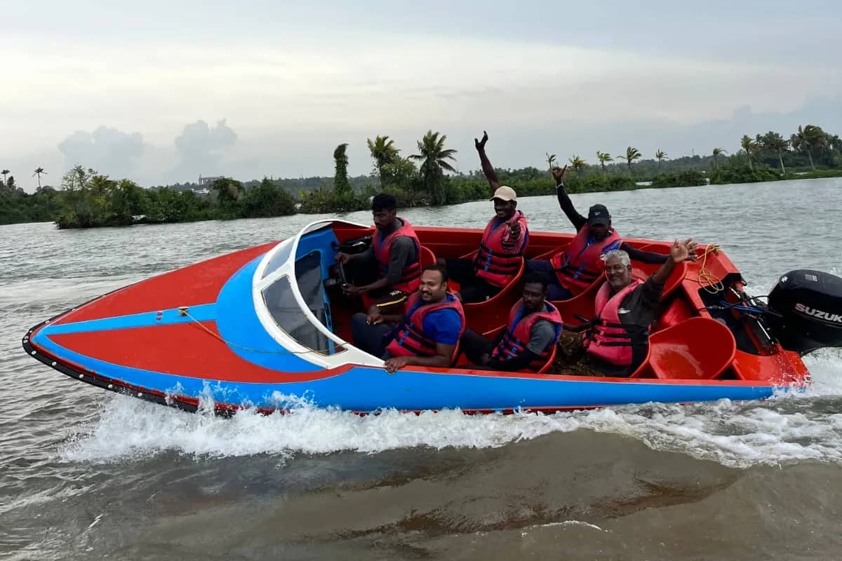 High Speed Boat in Varkala with Cruoo, main view